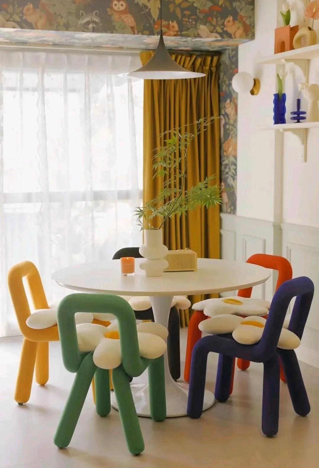 Bàn ăn tuyệt đối không được đặt thế này, Thần Tài thấy sẽ quay đầu bỏ chạy ngay - Ảnh 1. Bàn ăn tuyệt đối không được đặt thế này, Thần Tài thấy sẽ quay đầu bỏ chạy ngay - Ảnh 1.