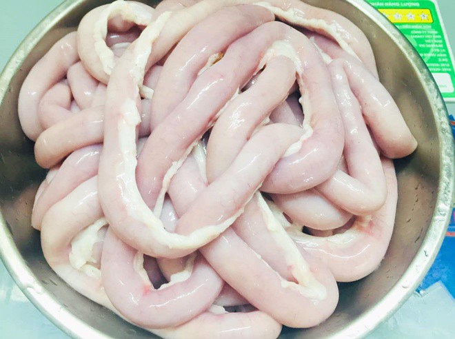 Nước này không chỉ dùng để chấm, bơm vào lòng lợn vừa sạch bong lại hết sạch mùi hôi, chị em hãy nhớ kỹ! - Ảnh 2.