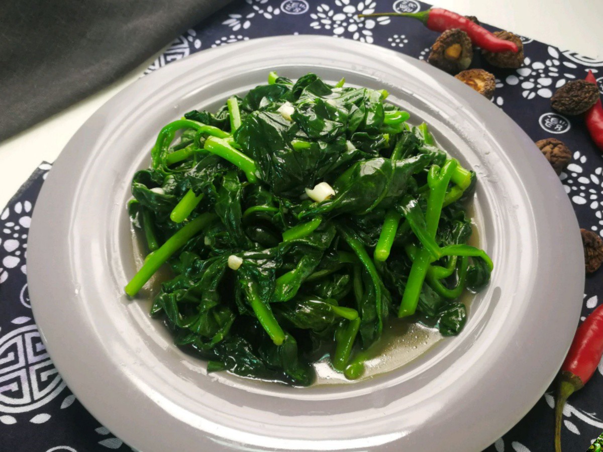 Loại rau được ví là “bậc thầy bổ sung canxi tốt hơn cả sữa mà siêu rẻ, mua về nấu kiểu này ăn trôi cả - Ảnh 8.