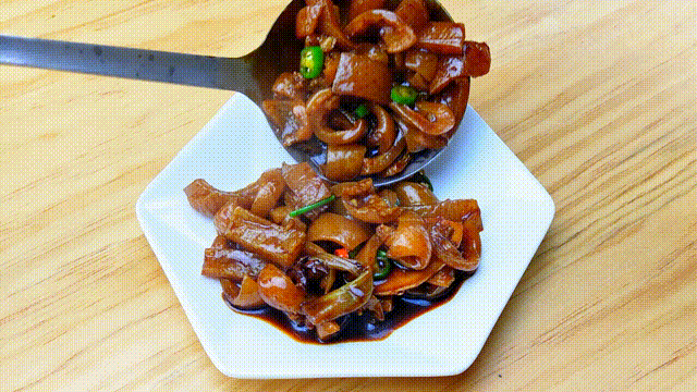 Phần rẻ nhất của con lợn vứt đầy chợ không ai lấy nhưng là “kho collagen”, mua về nấu kiểu này ngon hơn thịt - Ảnh 9.