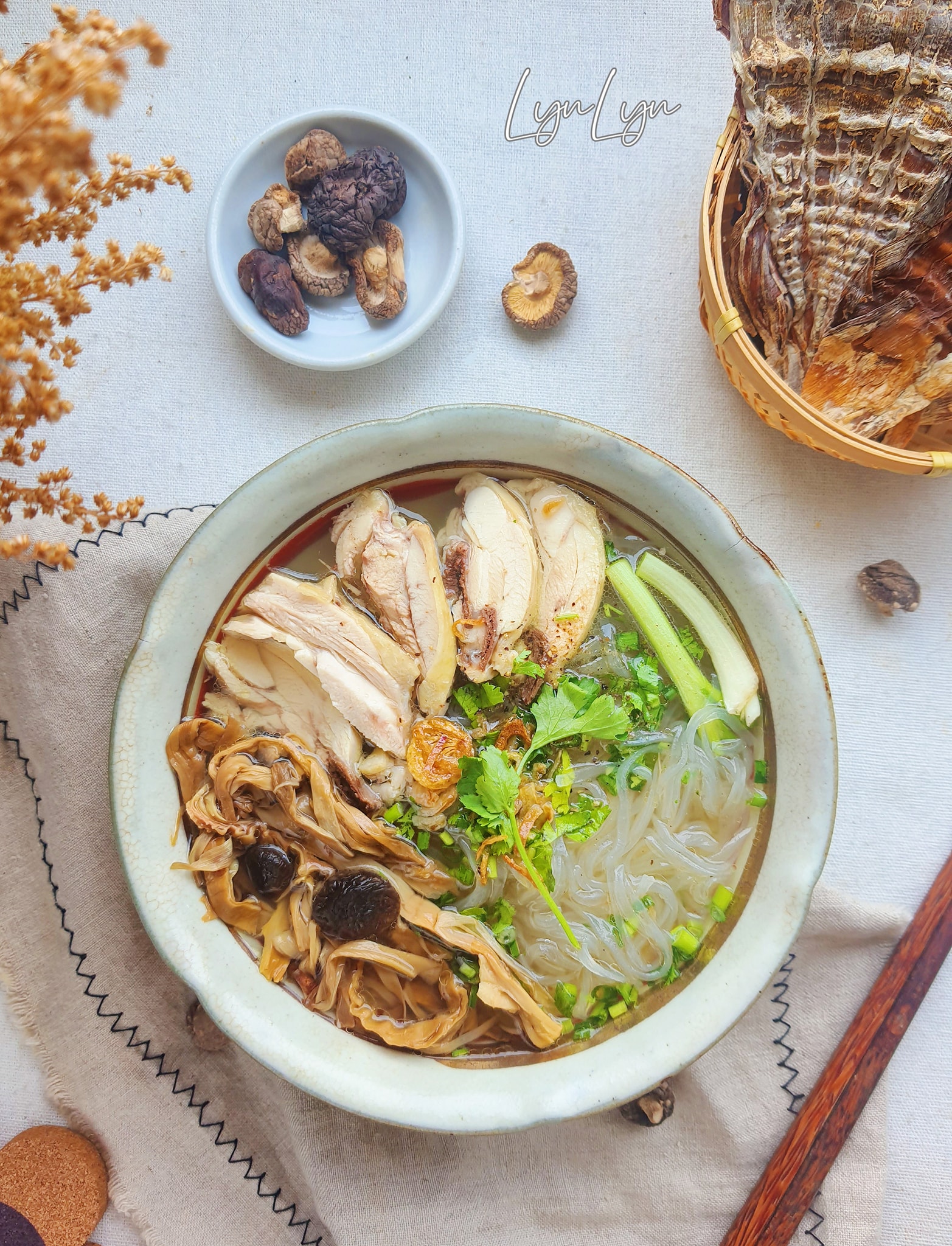 Nấu miến gà cho thêm nguyên liệu này đảm bảo ngon nhức nách - Ảnh 3.