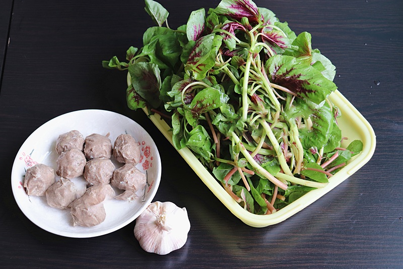 Được gọi là “rau trường thọ” chỉ 5.000đ/bó mua về nấu với thứ này rất ngon, gấp đôi dinh dưỡng - Ảnh 2.