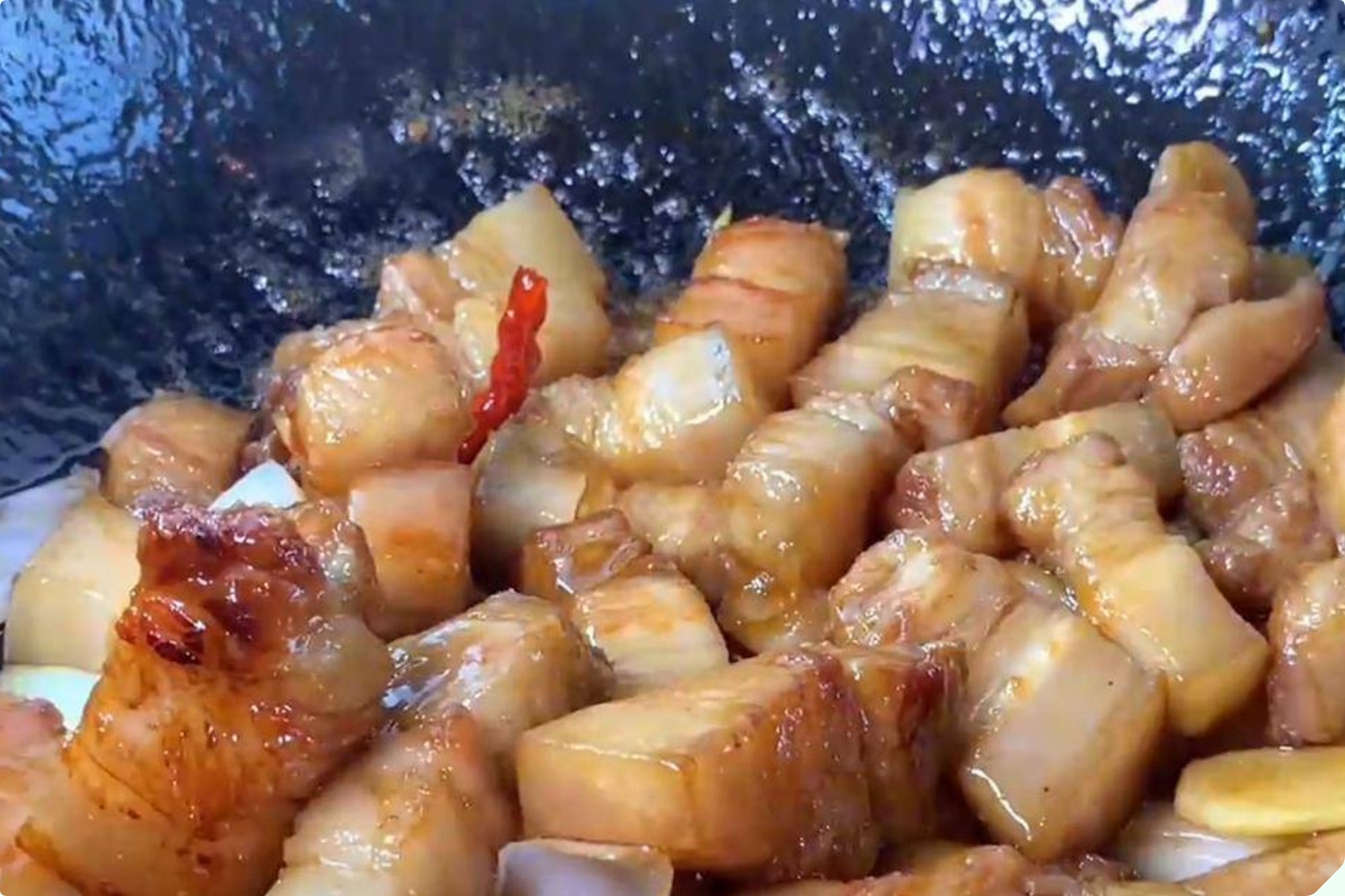 Nấu thịt kho đừng cho nước, cứ thêm thứ này vào thịt mềm ngon, đậm đà mà không bị ngấy - Ảnh 13.