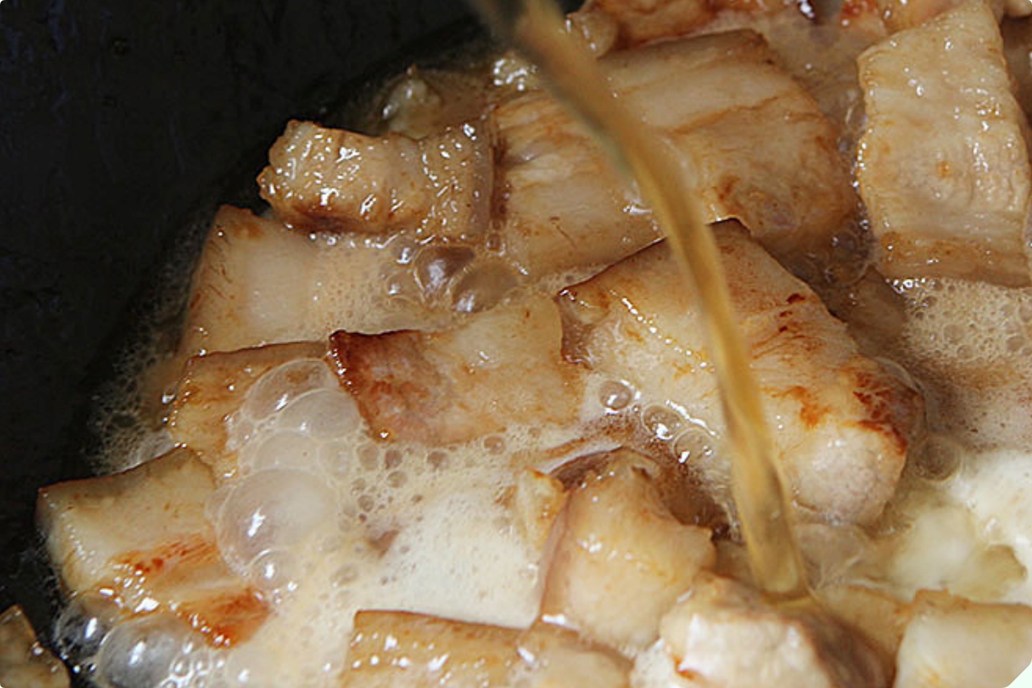 Nấu thịt kho đừng cho nước, cứ thêm thứ này vào thịt mềm ngon, đậm đà mà không bị ngấy - Ảnh 4.