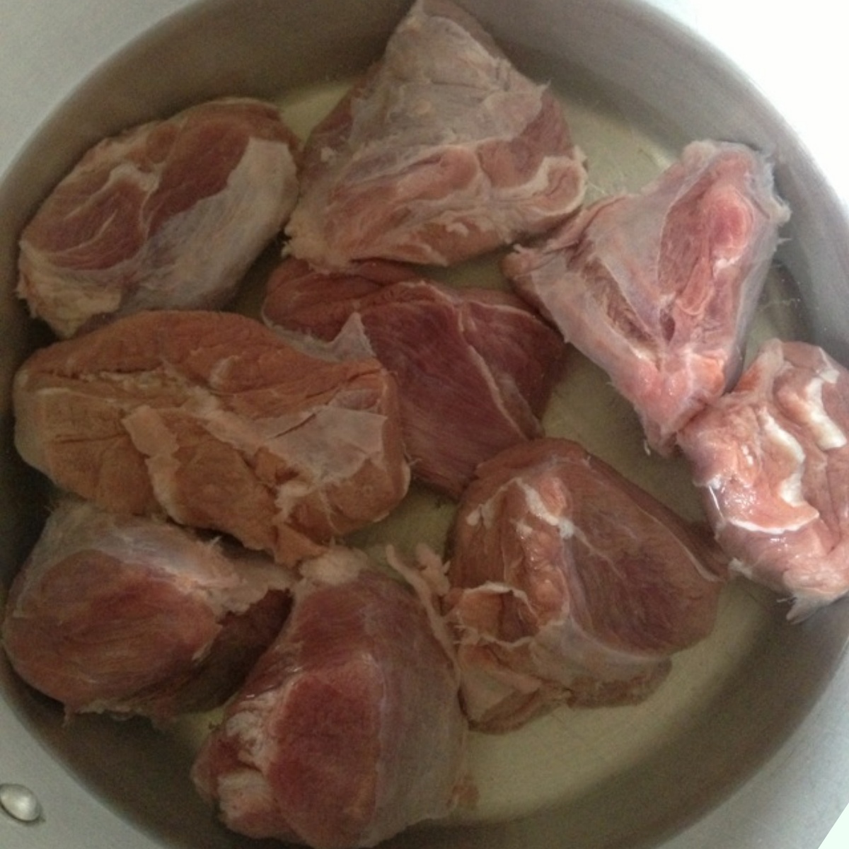 Phần thịt heo được coi là đẳng cấp 5 sao, mỗi con chỉ có 2 lạng, ai cũng muốn mua  - Ảnh 5.