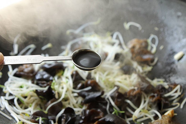 Loại rau được coi là món quà của tự nhiên đem xào với lá hẹ ngon mà bổ từ trong ra ngoài - Ảnh 3.