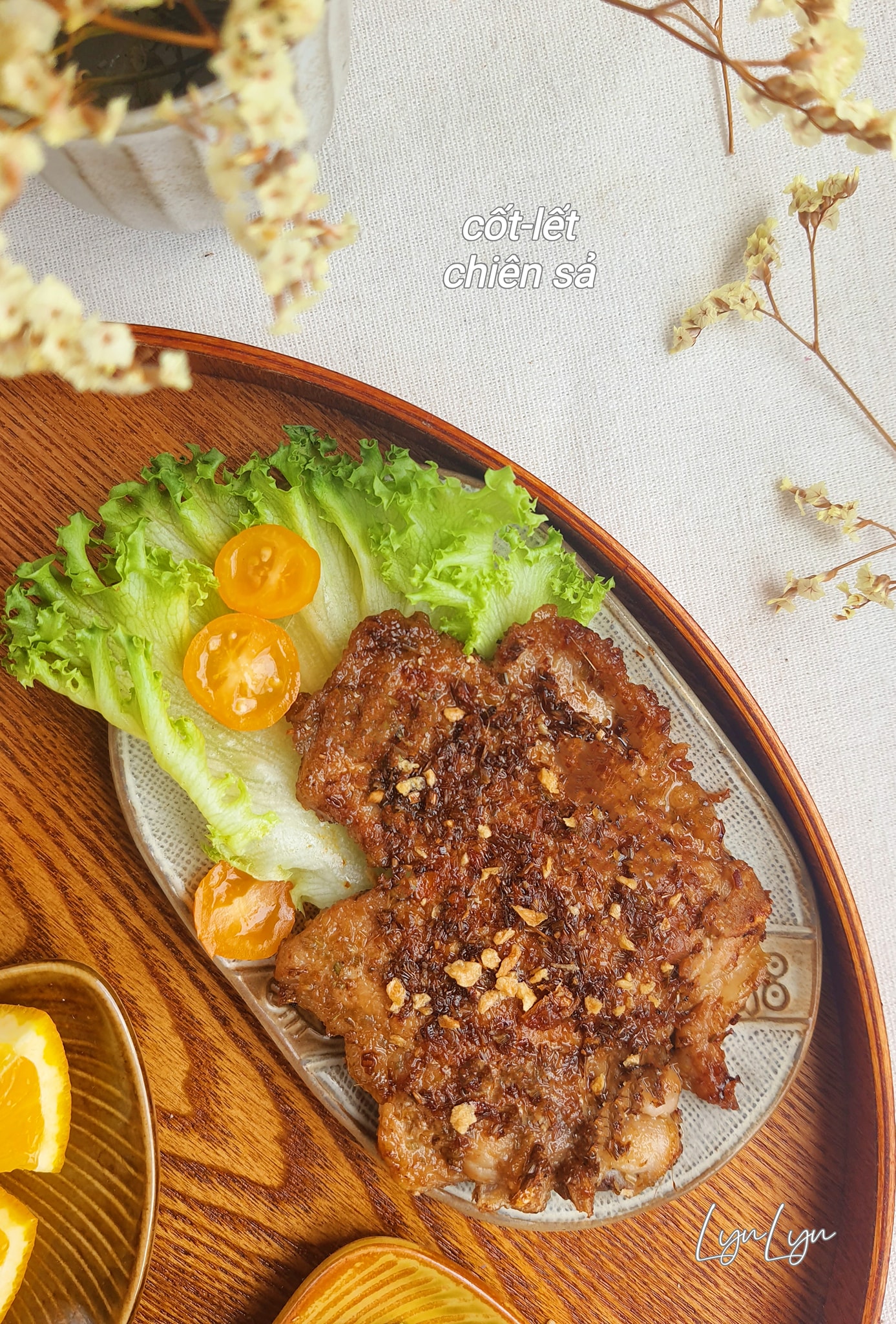 Sườn cốt lết tẩm nấu với loại cây gia vị này sẽ vừa mềm vừa thơm ngon - Ảnh 1.