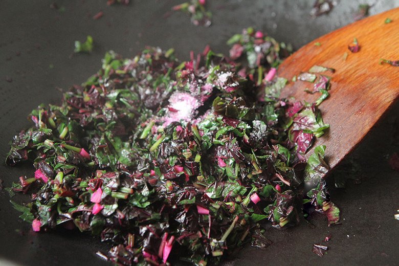 Rang cơm, cho thêm loại rau trường thọ cực rẻ này vào vừa bổ máu lại giàu canxi, biết rồi hãy làm ngay - Ảnh 5.