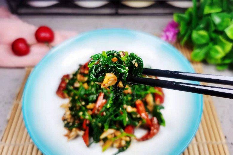 Toàn thân cây này là báu vật, phần lá bổ dưỡng nhất đem bóp nộm đơn giản vẫn được món ngon lại siêu tốt - Ảnh 7. Toàn thân cây này là báu vật, phần lá bổ dưỡng nhất đem bóp nộm đơn giản vẫn được món ngon lại siêu tốt - Ảnh 7.
