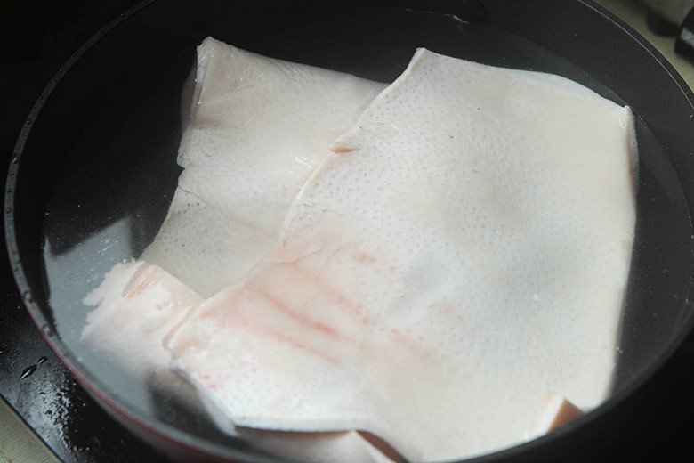 Bộ phận này của lợn siêu rẻ, cho ít ai lấy nhưng là kho collagen, biến tấu kiểu này được món ngon - Ảnh 1.