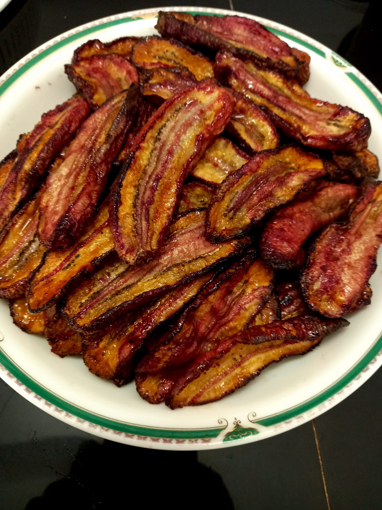 Bí quyết làm chuối sứ sấy dẻo mềm ngọt bằng nồi chiên không dầu - Ảnh 1.