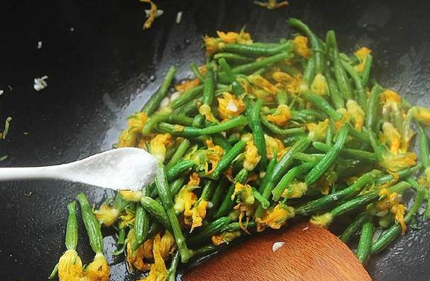 Cứ tưởng quả này to mới ăn được, ai ngờ lúc bé tí đem xào được món chống lão hoá, tăng miễn dịch - Ảnh 7. Cứ tưởng quả này to mới ăn được, ai ngờ lúc bé tí đem xào được món chống lão hoá, tăng miễn dịch - Ảnh 7.