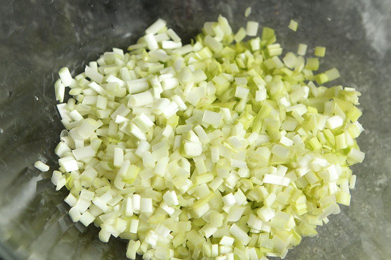 Không cần hành, trứng chiên với cỏ làm sạch ruột vừa ngon lại bổ, còn tốt cho cả sinh lý - Ảnh 2.