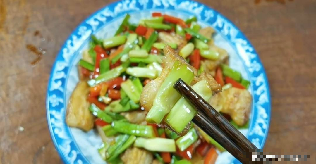 Loại rau là "kháng sinh tự nhiên", bổ gan, hạ huyết áp, nhiều người không biết ăn, làm bánh, xào thịt đều ngon - Ảnh 13.