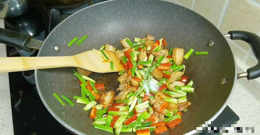 Loại rau là "kháng sinh tự nhiên", bổ gan, hạ huyết áp, nhiều người không biết ăn, làm bánh, xào thịt đều ngon - Ảnh 12.