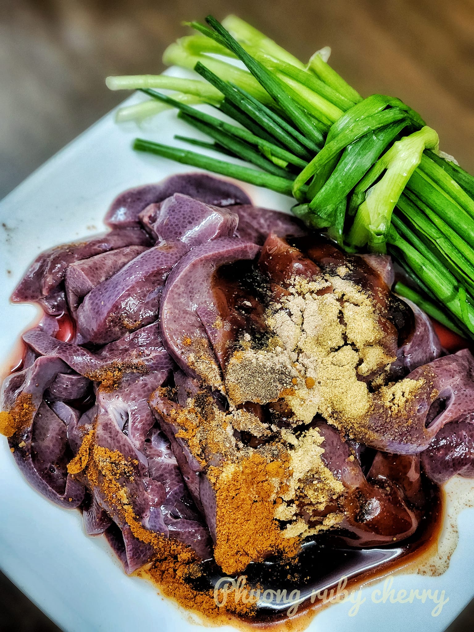 Sơ chế gan lợn đúng cách để món ăn tròn vị ngon - Ảnh 1.