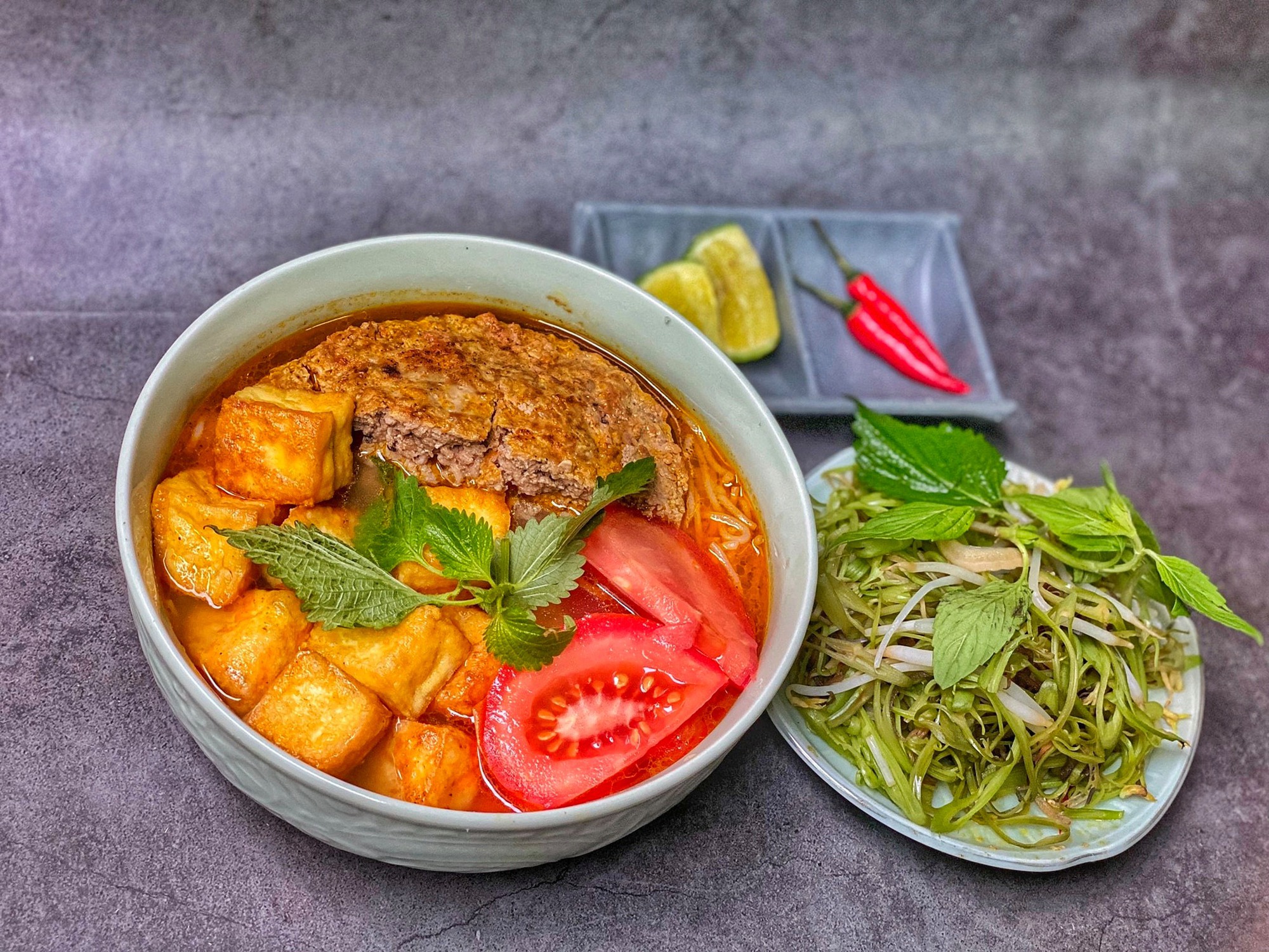 Muốn nấu bún riêu đậm vị thơm ngon không thể thiếu loại gia vị này - Ảnh 1. Muốn nấu bún riêu đậm vị thơm ngon không thể thiếu loại gia vị này - Ảnh 1.