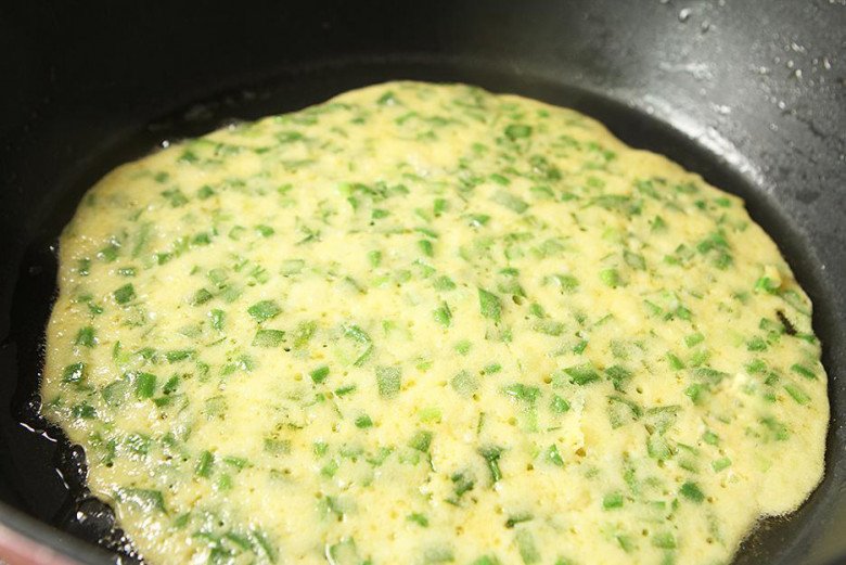 Mua được nắm cỏ làm sạch ruột đem nấu kiểu này được món ăn sáng cực ngon, tốt cho tiêu hoá và cực bổ thận - Ảnh 6.