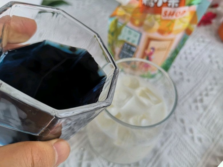 Hoa mọc bờ rào được ví như “phẩm màu” tự nhiên, giá 1 triệu đồng/kg, mua về nấu nhớ 3 điều kẻo hại thân - Ảnh 8.