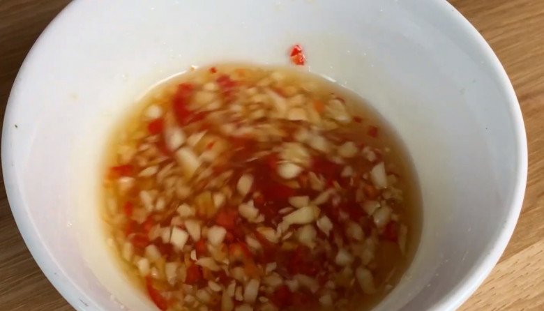 Loại rau dại xưa nhổ vứt đi không hết, nay bán 200.000đ/kg, đem nộm ăn bao phê, giải nhiệt ngày hè - Ảnh 10.