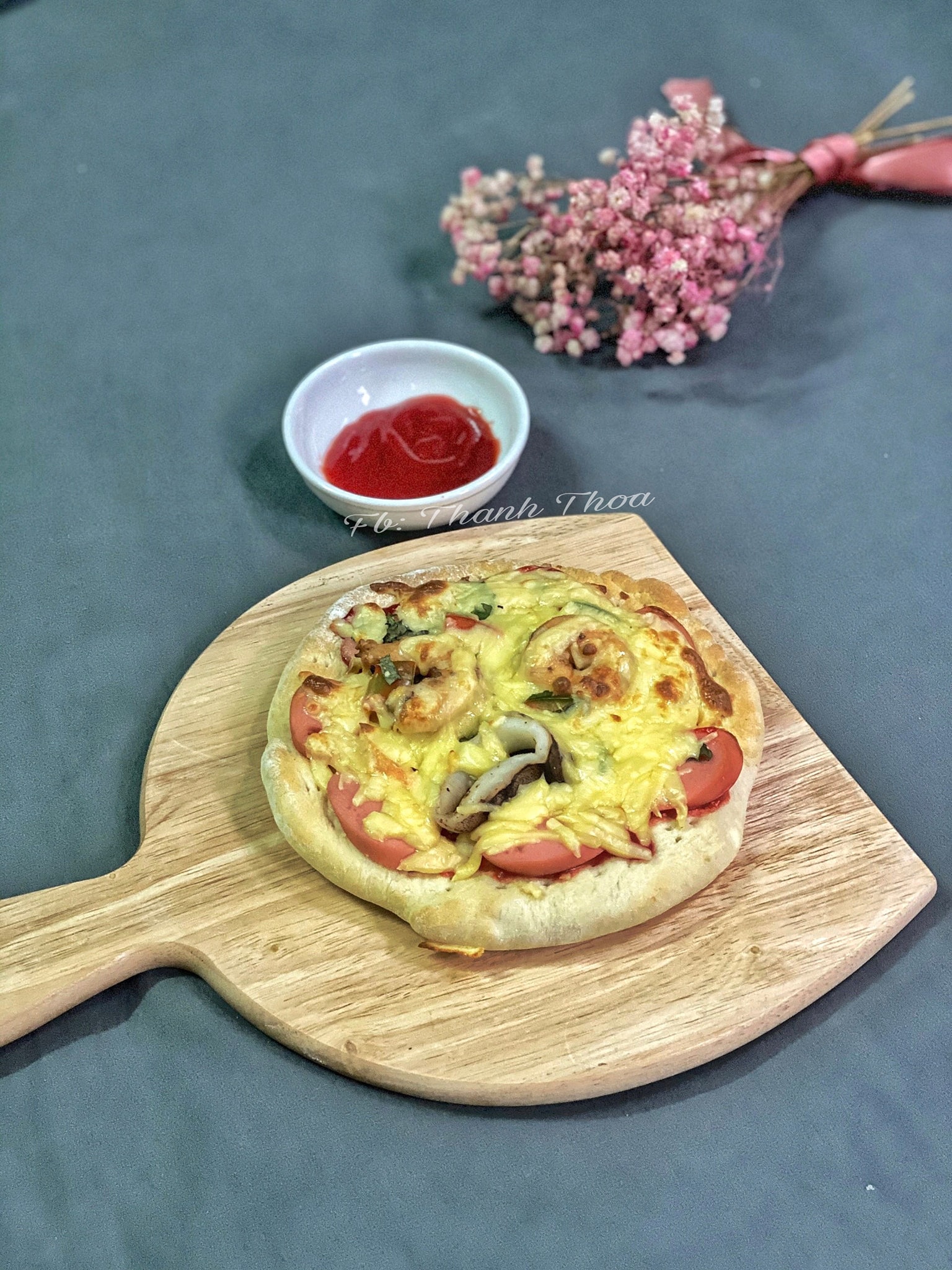 Tự làm món Pizza hải sản bằng nồi chiên không dầu ngon như ở tiệm - Ảnh 1. Tự làm món Pizza hải sản bằng nồi chiên không dầu ngon như ở tiệm - Ảnh 1.