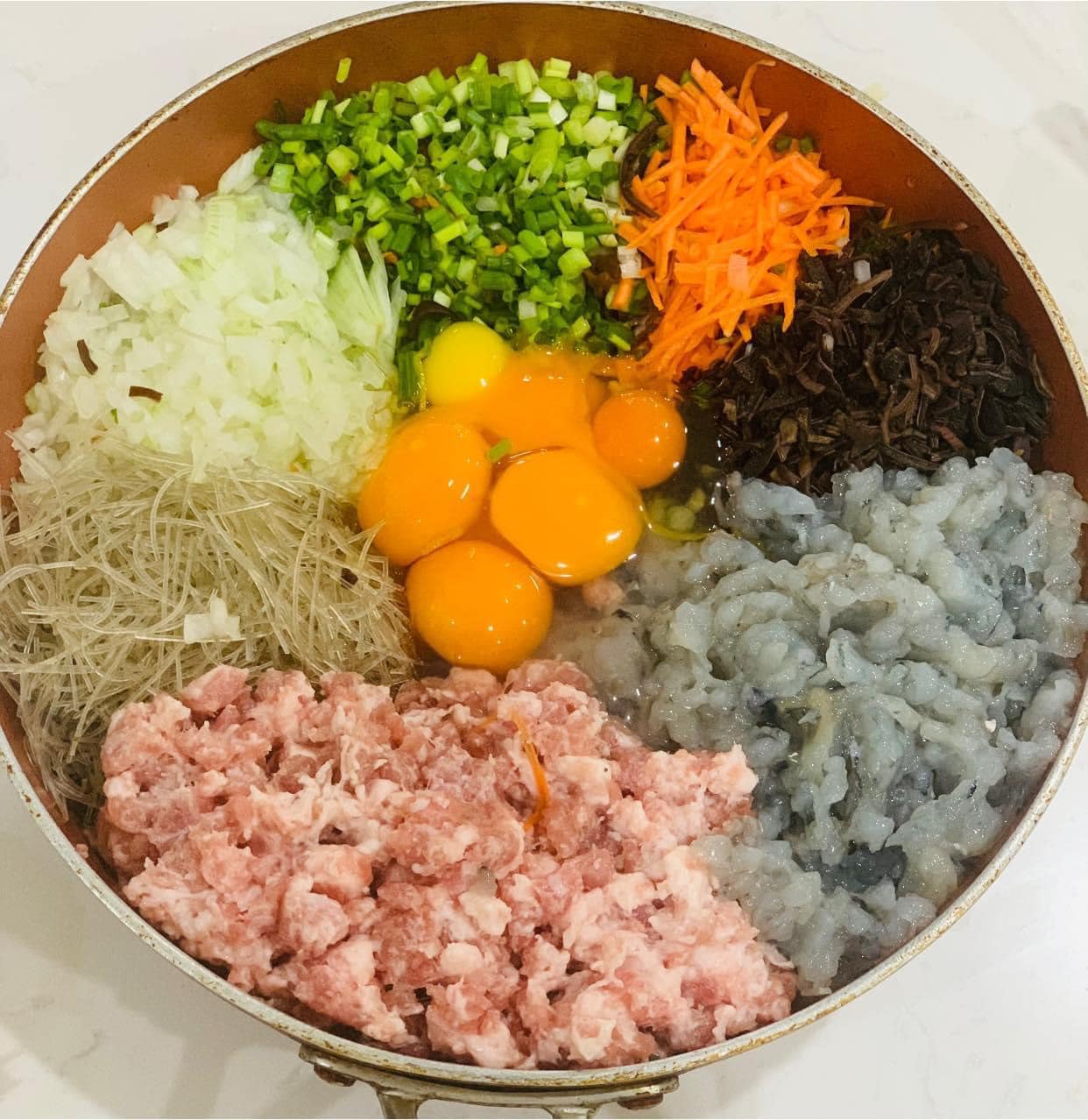 Tất tần tật bí quyết để món nem rán giòn rụm, ăn là nghiền - Ảnh 3.