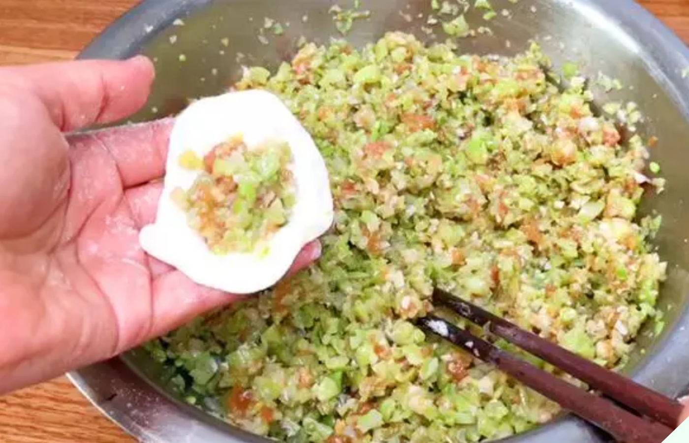 Loại rau rẻ bèo được ví như thuốc khỏe xương, nấu món gì cũng bổ, trẻ cao lớn, già chắc xương - Ảnh 6.