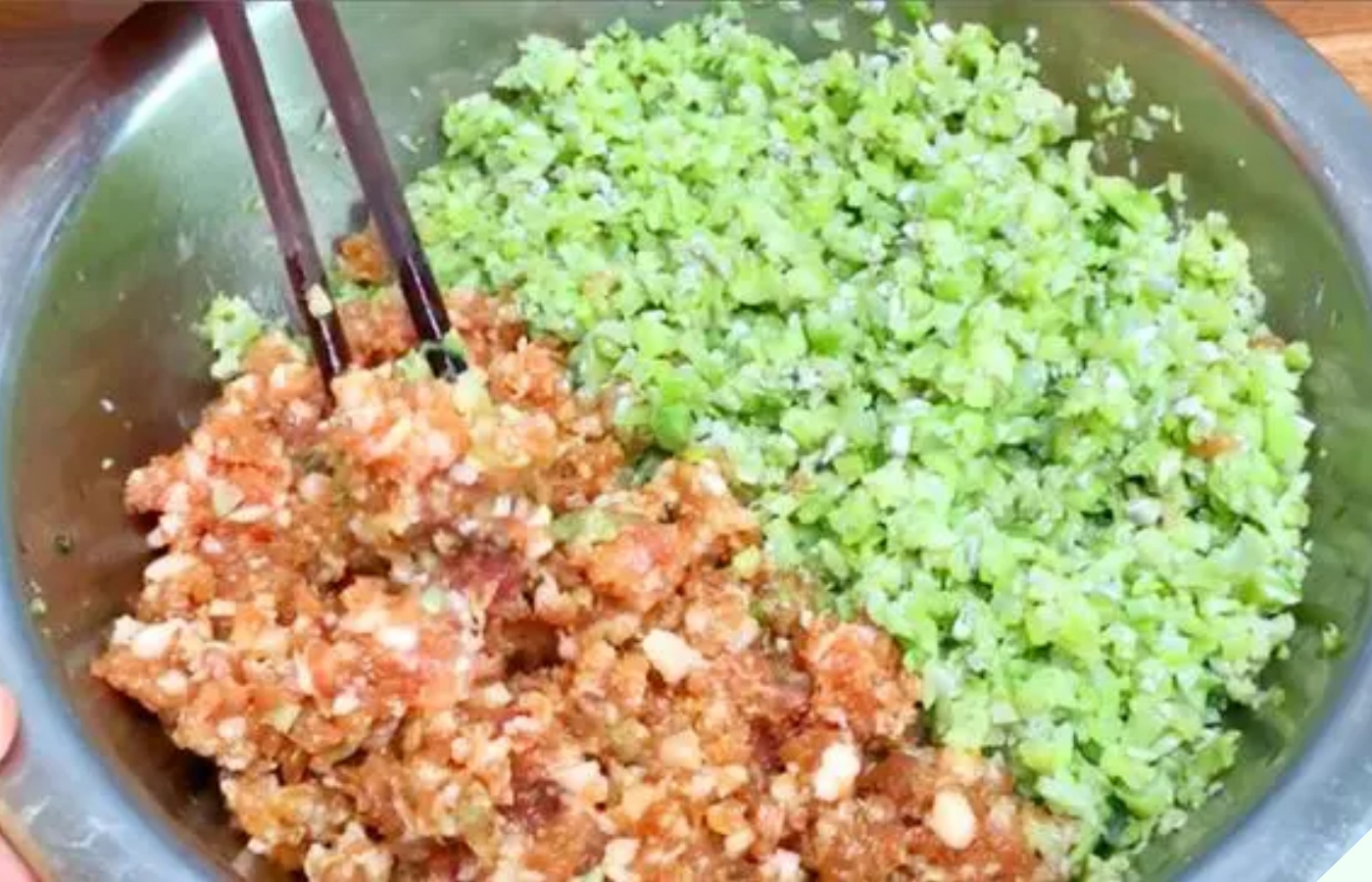 Loại rau rẻ bèo được ví như thuốc khỏe xương, nấu món gì cũng bổ, trẻ cao lớn, già chắc xương - Ảnh 4.