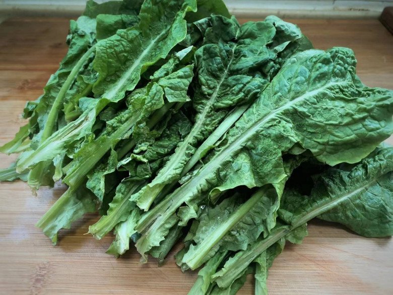 Toàn thân cây này đều ăn được, phần lá bổ nhất đem xào trứng dinh dưỡng tăng gấp bội - Ảnh 1.