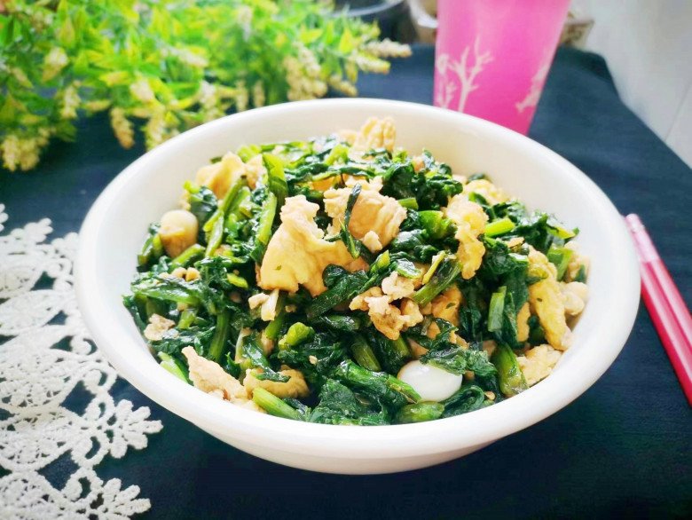 Toàn thân cây này đều ăn được, phần lá bổ nhất đem xào trứng dinh dưỡng tăng gấp bội - Ảnh 7.