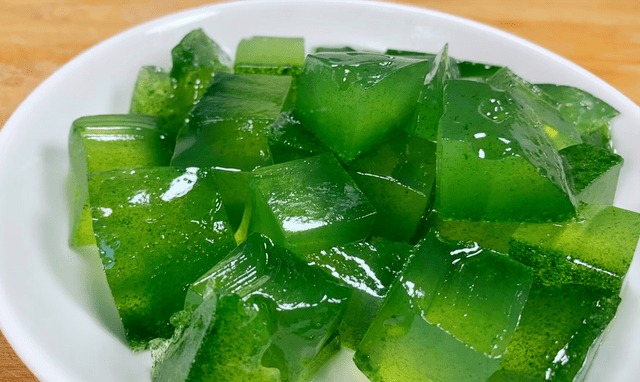 Loại lá vốn là vị thuốc quý, chuyên "nuôi sâu, làm thạch ăn ngon, mát, bổ, xua tan nóng bức mùa hè - Ảnh 2.