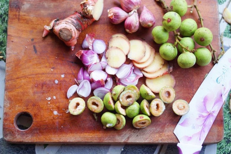 Loại quả quê chát xít xưa không mấy ai ăn giờ được săn đón, làm đủ món ngon mà giá vẫn cực rẻ - Ảnh 3.