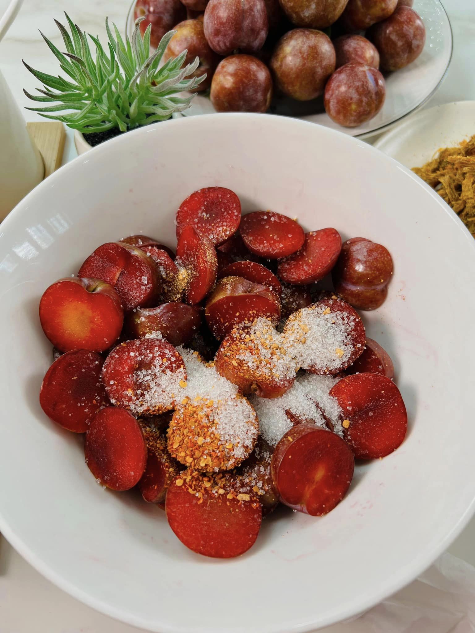 Để món mận lắc bò khô có hương vị thơm ngon, nhất định phải có loại rau này - Ảnh 4.