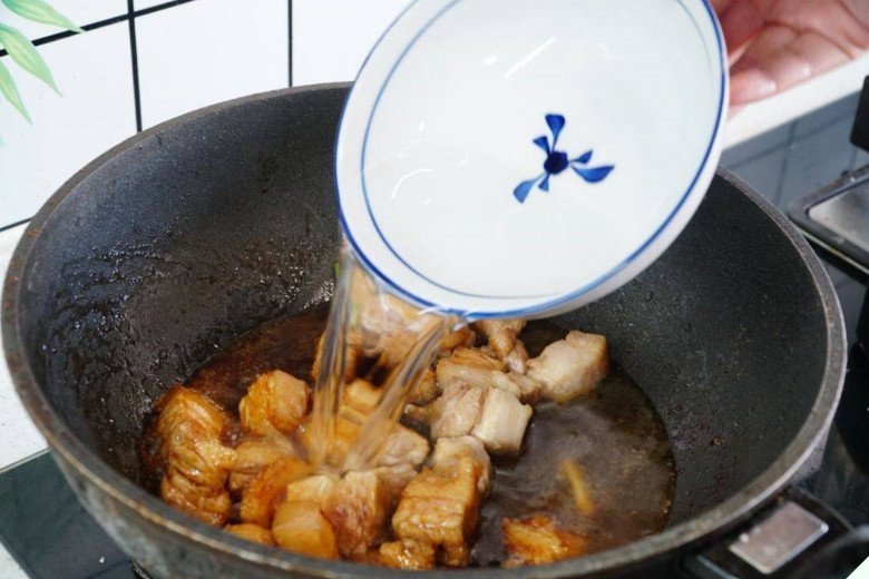 Củ này sau mưa mọc lên như nấm, nấu chung với thịt ba chỉ được món ngon, ăn một lần nhớ mãi - Ảnh 10.