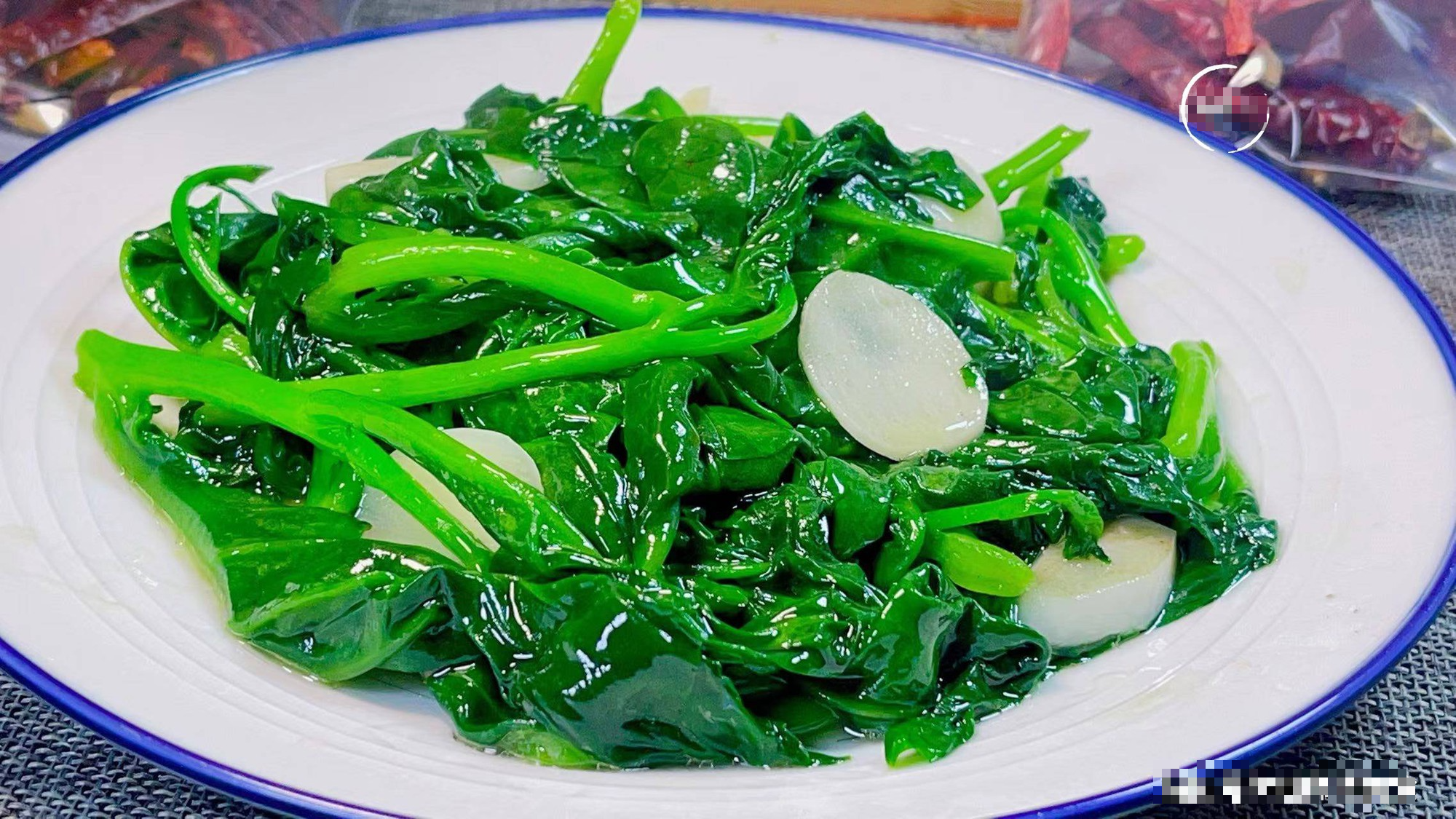 Loại rau "hạ hỏa" siêu canxi, ăn nhiều vào mùa hè, mát gan, thanh nhiệt, cứng xương, dưỡng ruột - Ảnh 3.