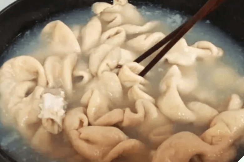 Lòng già chứa chất thải nên rất hôi, đầu bếp chỉ dùng thứ này “phút mốt” sạch bong, không tanh hôi - Ảnh 6.