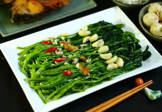 Loại rau nhiều canxi hơn sữa đang vào mùa cực tươi ngon đừng bỏ lỡ - Ảnh 1.