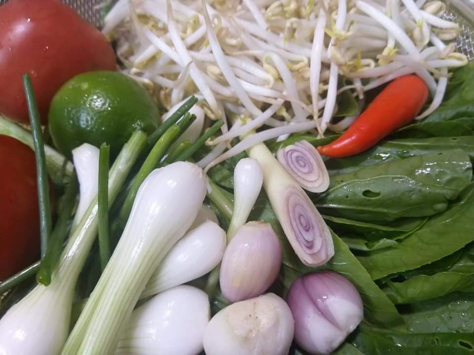 Muốn nấu bún hải sản hấp dẫn thơm ngon, đừng bỏ qua bước này - Ảnh 3.