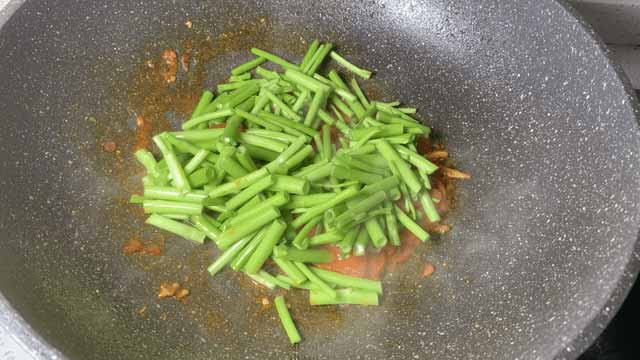 Cây này được ví là rau “ba cao”, canxi gấp 7 lần cà chua, ăn đều thanh nhiệt nhuận tràng - Ảnh 5.