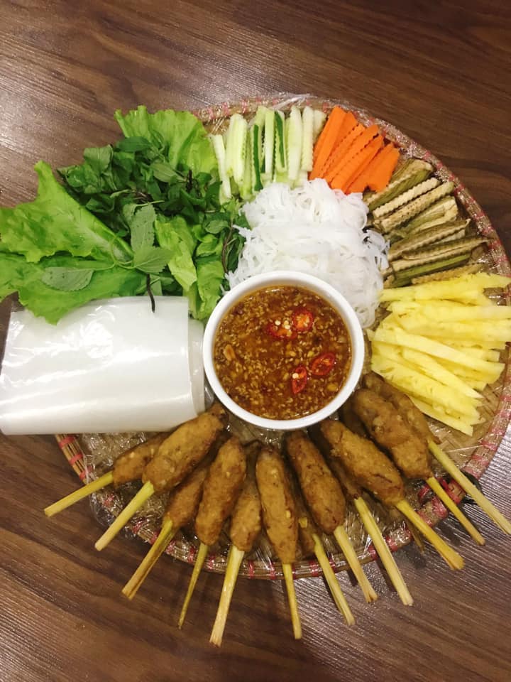 Được gọi là "đặc sản cố đô" nhưng cách làm rất dễ, bạn có thể làm tại nhà cho gia đình thưởng thức. - Ảnh 1.