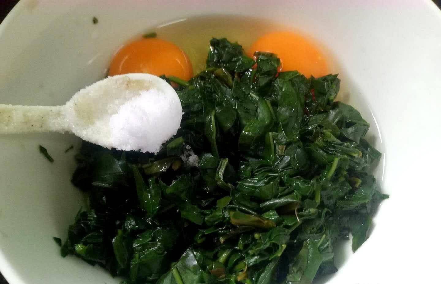 Loại rau tưởng bỏ đi hóa ra là "vua bảo vệ gan", xào trứng ăn, bồi bổ dạ dày, giúp gan khỏe mạnh - Ảnh 3.