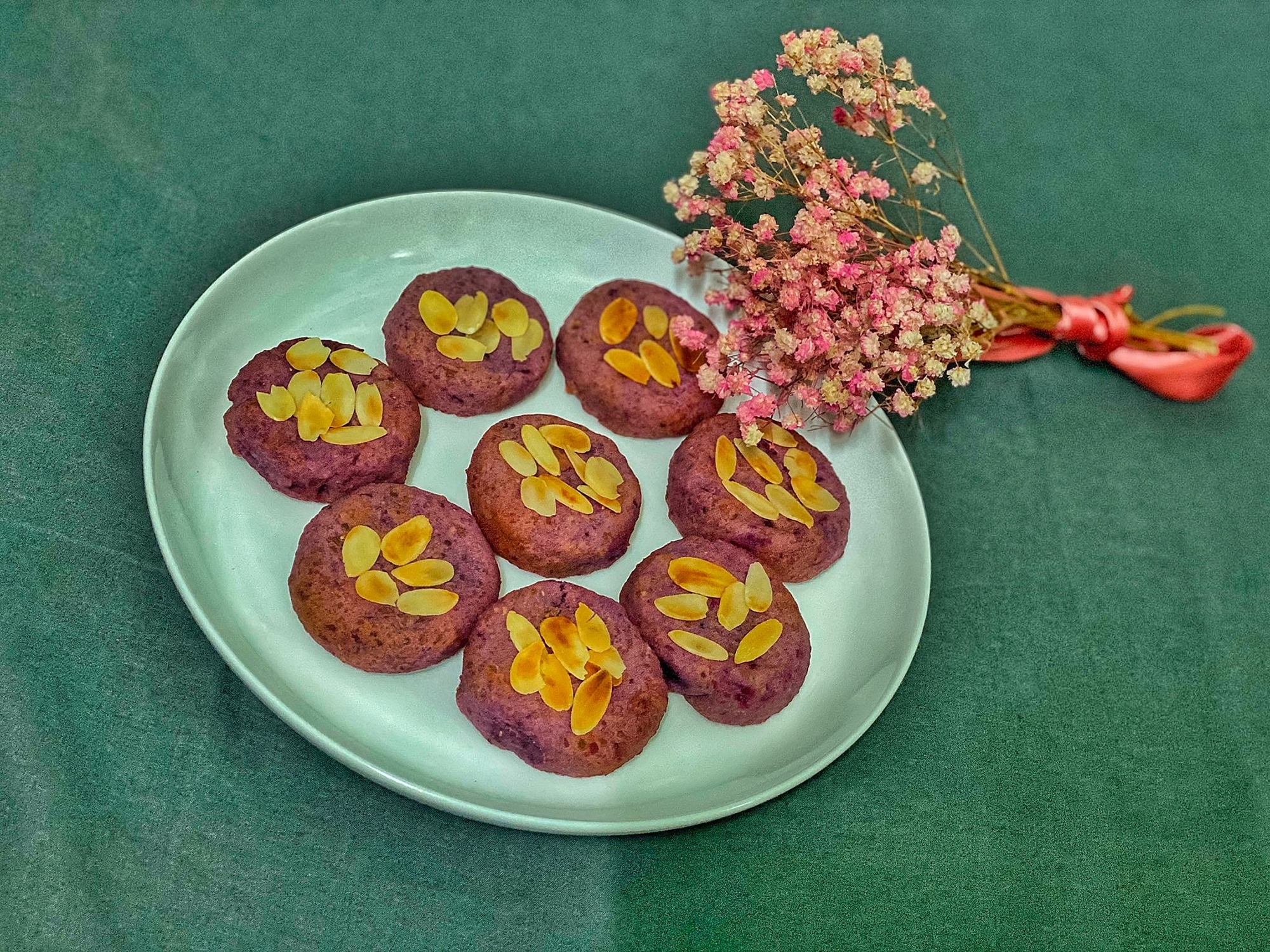 Loại củ màu tím được coi là dược liệu quý, có tác dụng ngăn ngừa ung thư, làm bánh ăn ngon tuyệt - Ảnh 2. Loại củ màu tím được coi là dược liệu quý, có tác dụng ngăn ngừa ung thư, làm bánh ăn ngon tuyệt - Ảnh 2.