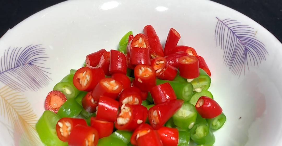 Loại rau rẻ tiền, hàm lượng canxi cao gấp 7 lần khoai tây, 12 lần cà chua, ăn nhiều cho đôi chân chắc khỏe - Ảnh 7.