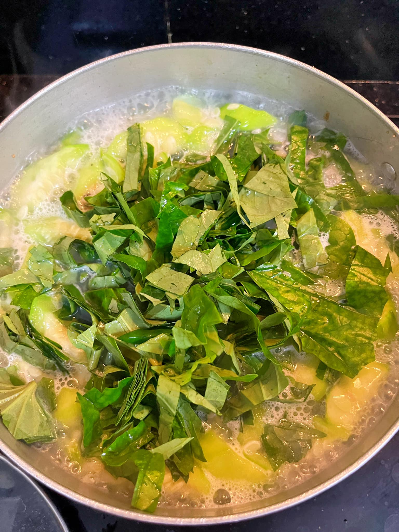 Loại động vật thân mềm, giúp tăng cường sức mạnh đàn ông đem nấu với lá này thành món canh vừa ngon vừa bổ - Ảnh 4.