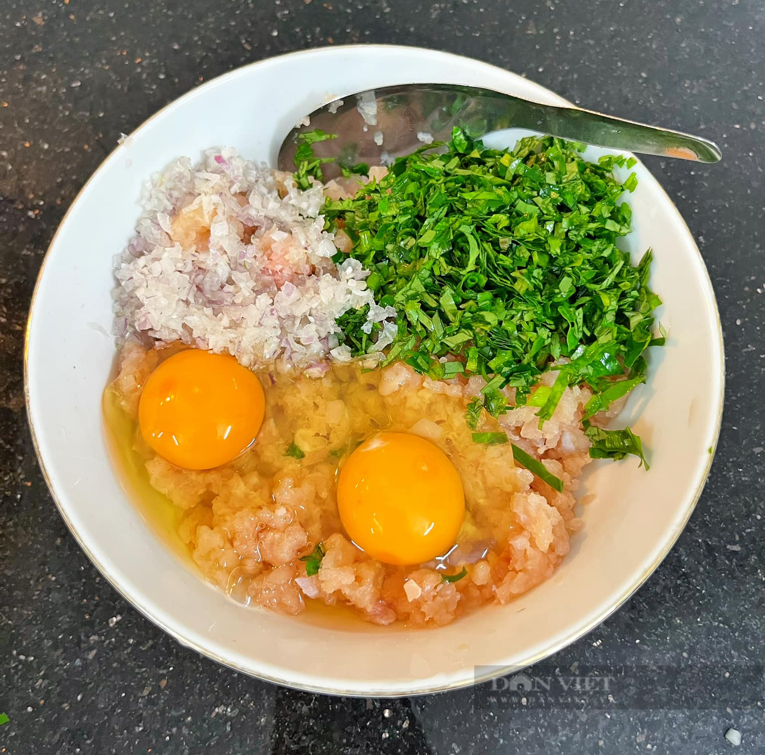 Phần này của thịt gà được chị em săn lùng để ăn giảm cân, đem làm chả cực ngon mà không ngán - Ảnh 3. Phần này của thịt gà được chị em săn lùng để ăn giảm cân, đem làm chả cực ngon mà không ngán - Ảnh 3.