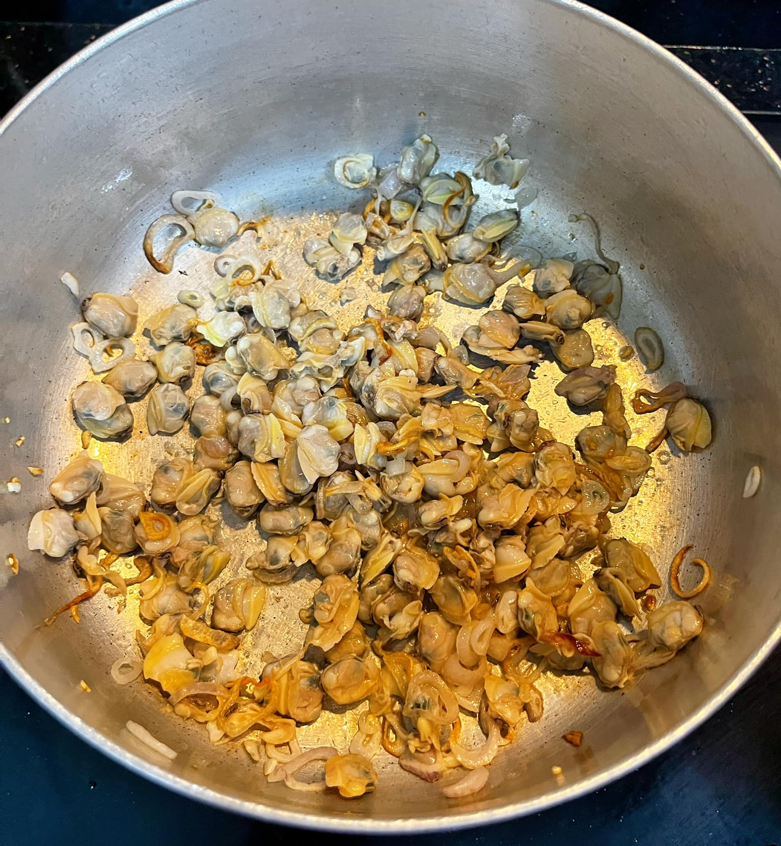 Loại động vật thân mềm, giúp tăng cường sức mạnh đàn ông đem nấu với lá này thành món canh vừa ngon vừa bổ - Ảnh 2.