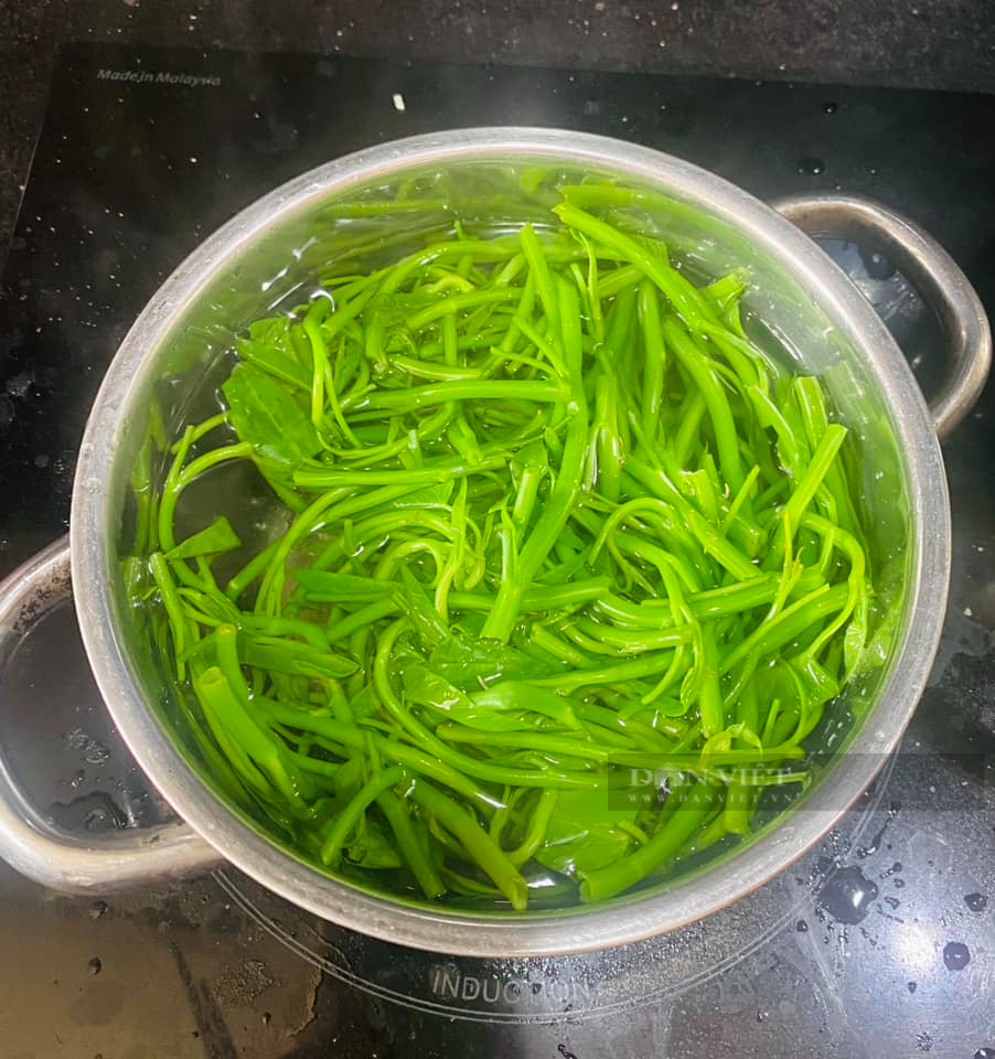 Loại rau bình dân, rẻ tiền, có nhiều lợi ích cho sức khỏe đem muối chua ngọt, ăn là nghiền - Ảnh 4.