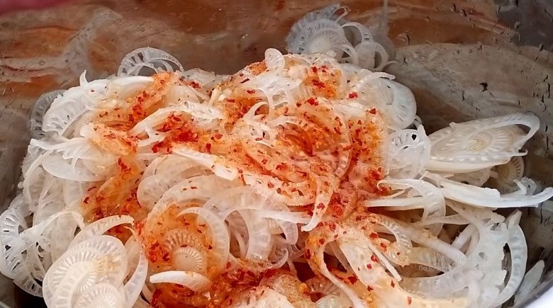 Thứ này xưa chỉ cho lợn, rất bổ mà ít người ăn, thái ra làm nộm ngon hơn thịt, khúc bé tí 250.000đ - Ảnh 8. Thứ này xưa chỉ cho lợn, rất bổ mà ít người ăn, thái ra làm nộm ngon hơn thịt, khúc bé tí 250.000đ - Ảnh 8.