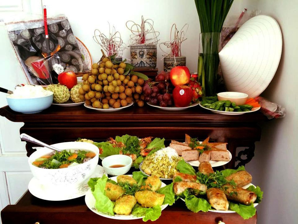 Nhà chung cư không nên cúng 'cô hồn', mâm cúng 'cô hồn' không cúng xôi gà - Ảnh 1. Nhà chung cư không nên cúng 'cô hồn', mâm cúng 'cô hồn' không cúng xôi gà - Ảnh 1.