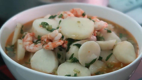 Loại củ xù xì sờ ghê tay nhưng cực tốt mùa đông, giúp giải độc và đốt cháy mỡ thừa - Ảnh 2.